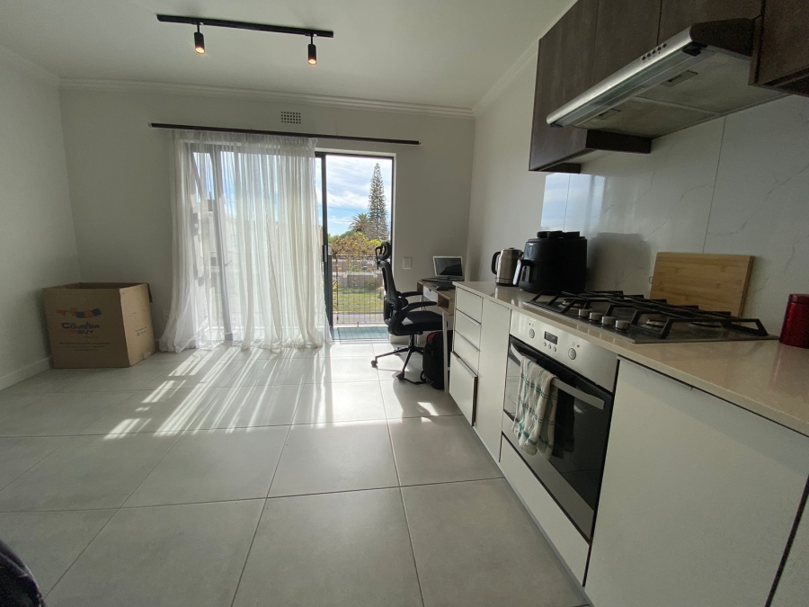 To Let 1 Bedroom Property for Rent in Table View Western Cape